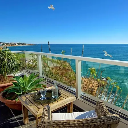 Casa Coelho - Jacuzzi Rooftop- Frente Mar- Chic 4* Albufeira