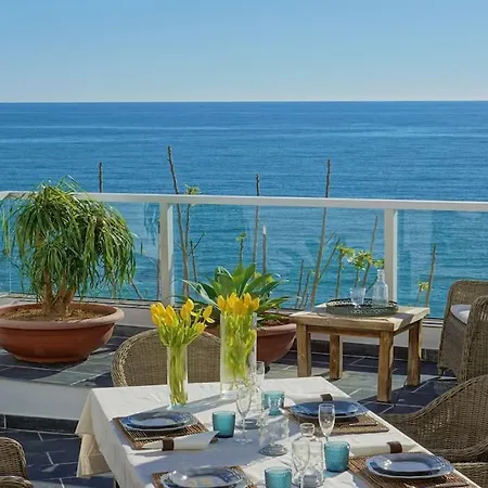 Casa Coelho - Jacuzzi Rooftop- Frente Mar- Chic Albufeira
